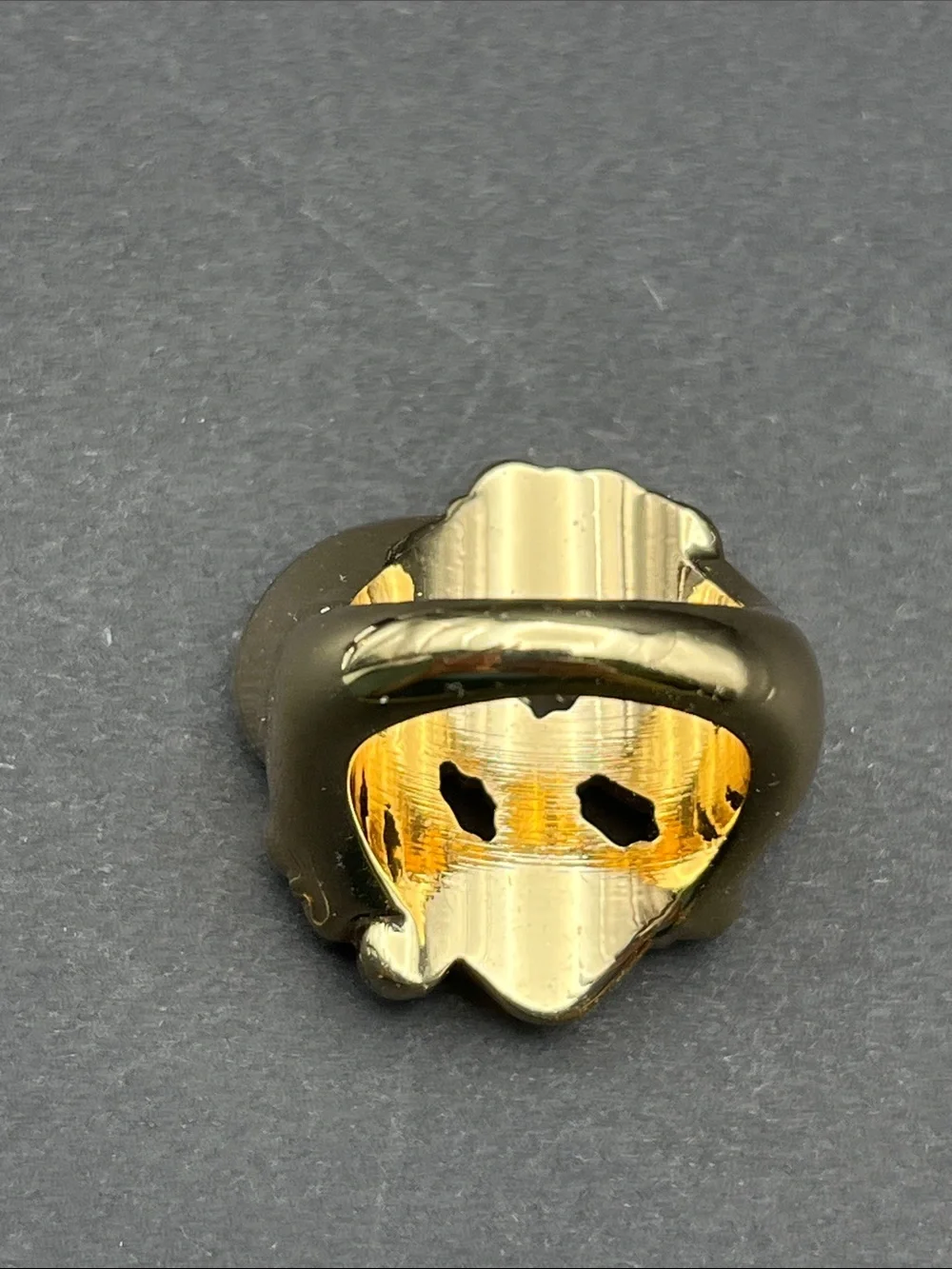 Vintage Avon gold tone, green fashion costume, jewelry, ring, size 5.75
